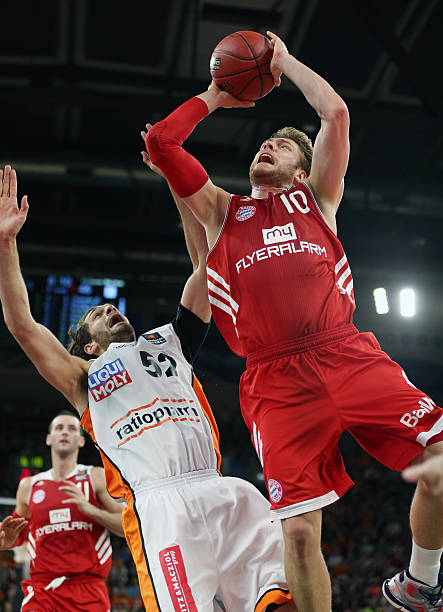 何在困难中 何在困难中