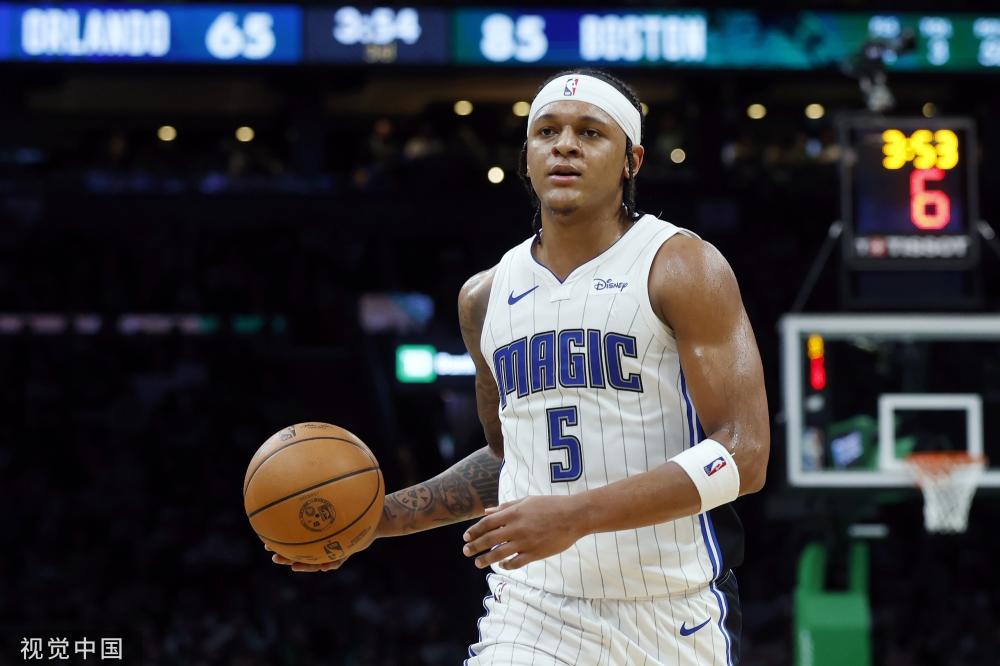 在足球比赛 在足球比赛