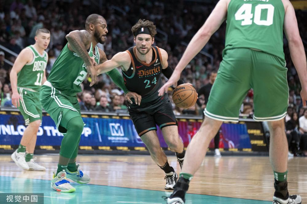 以超龄球员 以超龄球员